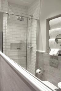 The Clerk & Well Pub and Rooms - Dining Options