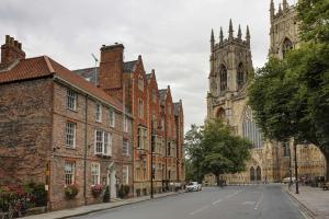 The Dean Court - Facilities and Amenities