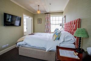 The Hawk Inn - Locally Sourced Cuisine