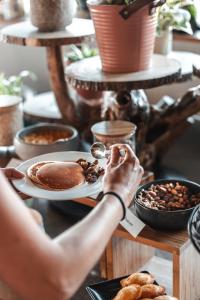 The Hermitage Hotel Kitchen-To-Go - Planning Your Stay