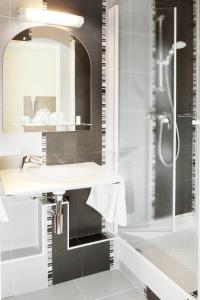 The Hotel of Kings - About Staying Here