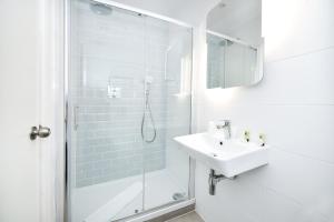 The J Hyde Park - Room Features and Comfort