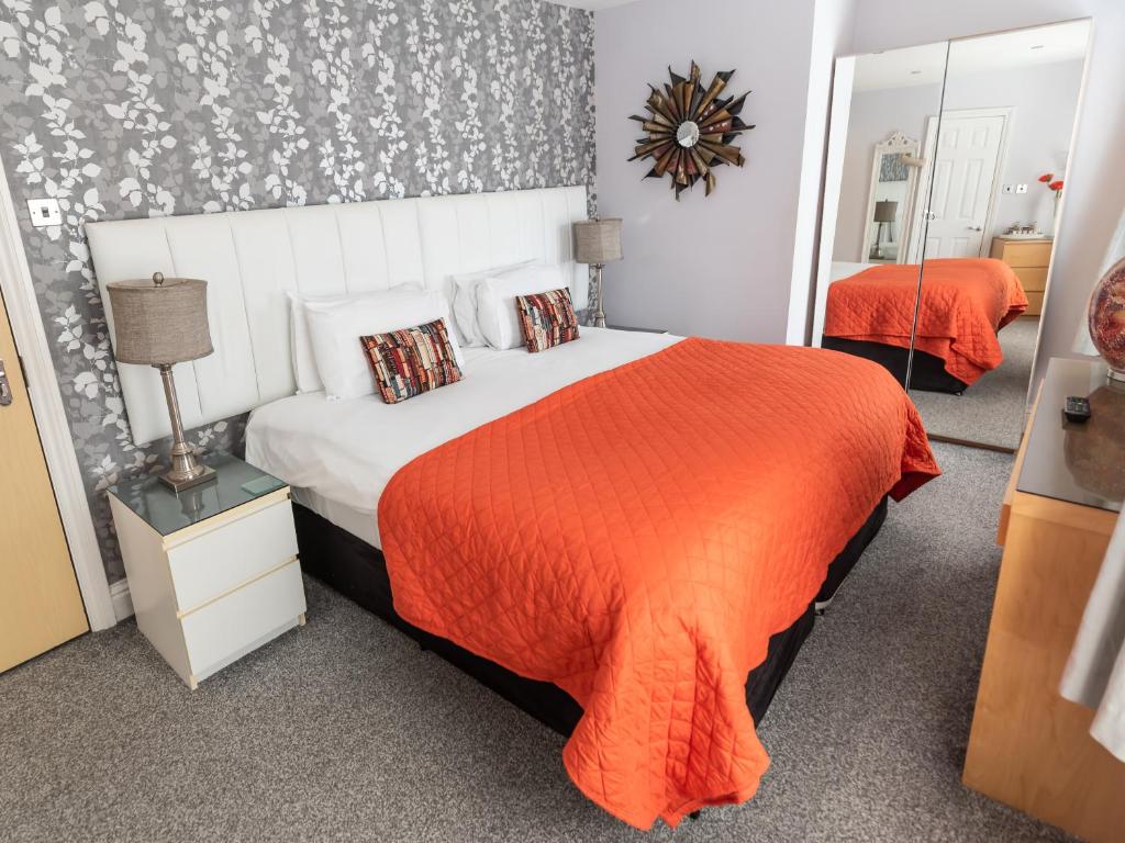 The Kenley Hotel - Parking and Transportation
