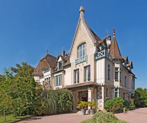 The Mill of Connelles - Dining Options and Cuisine