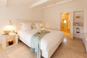 The Old Castillon - About Staying Here