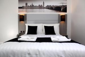 The Omega Hotel - Guest Experience and Reviews