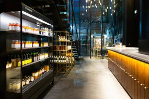 The Royal Park Canvas - Ginza 8 - Dining at Opuses Restaurant