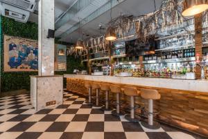 The Sir Thomas Hotel - Dining Options at Sir T Brasserie