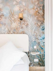 The Suffren Hotel - About Staying Here