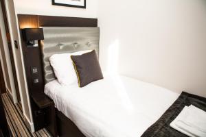 The Tudor Inn Hotel - House Rules and Policies