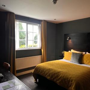 The Vicarage - Staff Service and Hospitality