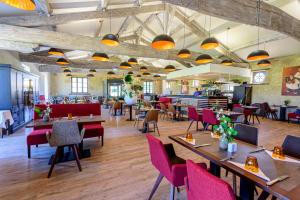 The Vigiers Relay - Booking Information