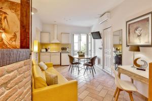 The Villa Des Consuls - Charming Tourism Gite - How To Book Your Stay