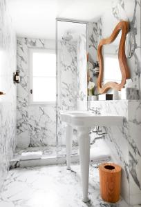 Thoumieux Hotel - About Staying Here
