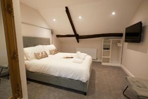 Three Cranes Serviced Apartments - Check-in/Check-out Details