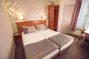 Timhotel Tour Eiffel - Payment Methods and Group Bookings