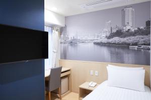 Travelodge Honmachi Osaka - Room Features and Comforts