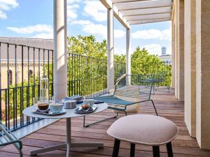 TRIBE Paris Clichy - How To Book Your Stay