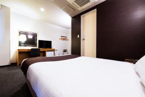 Urvest Hotel Kamata - Check-in and Check-out Details