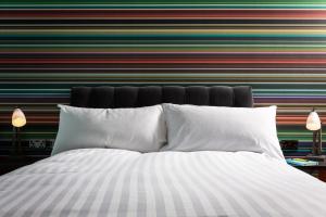 Village Hotel Leeds South - Dining Options