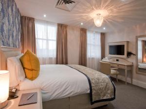 W12 Rooms - Accessibility and Transportation