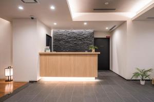 WAYFARER Shin - Check-In and Check-Out