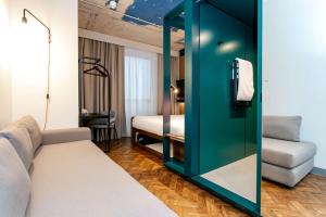 YOTEL Manchester Deansgate - Exceptional Amenities