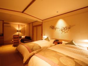 Yufuin Rakuyu - Travel Tips and Recommendations