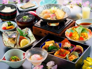 Yutorelo Yamaga - Guest Services