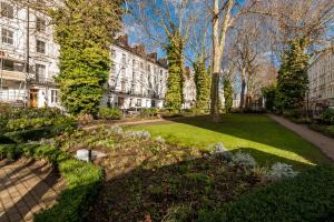 12 London Street Apartments - Location Advantages