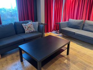 62-66 Farringdon Apartments by Condokeeper - Neighborhood Attractions