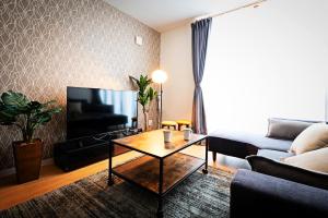 APHONGO HOTEL - Booking and Pricing Information