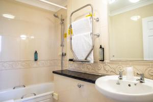 Arnos Manor Hotel - Popular Amenities