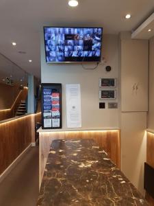 Ascot Hyde Park Hotel - Nearby Attractions