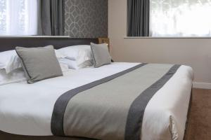 Best Western Northfields Ealing Hotel - Nearby Attractions and Transport