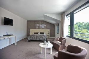 Best Western Plus Villa Saint Antoine Hotel & Spa - Proximity to Nearby Attractions
