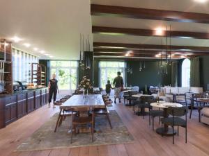 Castel Maintenon - Handwritten Collection - About Staying Here