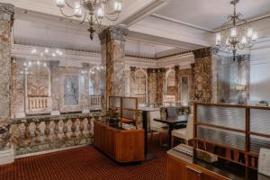 Club Quarters Hotel Trafalgar Square, London - Amenities and Services