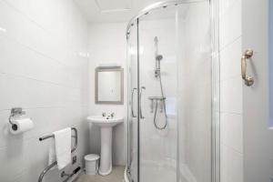Comfort Inn Blackpool Gresham - Transportation and Accessibility