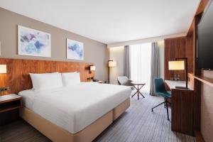 Courtyard by Marriott London Gatwick Airport - Flexible Check-in and Check-out