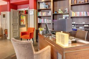 Crystal Hotel - How To Book Your Stay