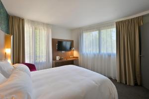 Dali Hotel Perpignan - Restaurant - Guest Services