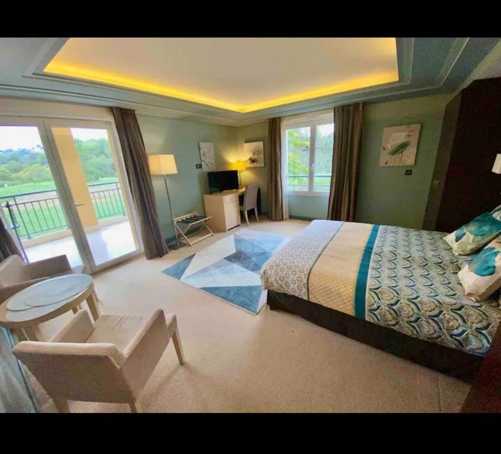Deluxe Suite With a View of the Golf Course - Policies and Restrictions