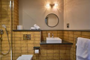 Dog and Fox - Parking and Transportation Options