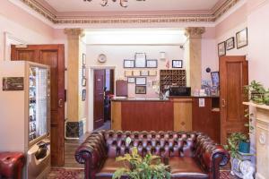 Dolphin Hotel - Dining Options Available