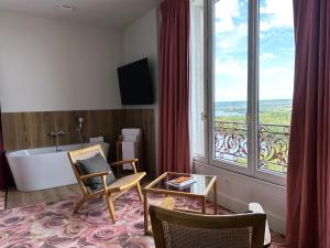 Domaine De La Corniche - Nearby Attractions