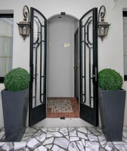 Eiffel Left Bank Hotel - How To Book Your Stay