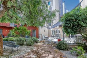 Excelsior City Centre by HappyCulture - How To Book Your Stay