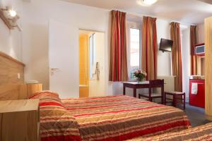 Family Residence - How To Book Your Stay