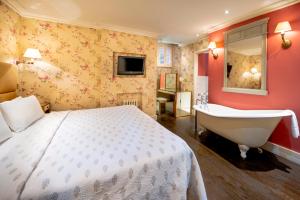 Fielding Hotel - Nearby Attractions